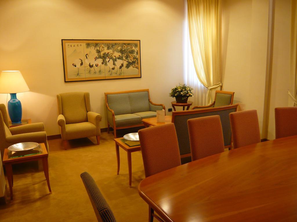 Monica Hotel Fiera Pregnana Milanese Exterior photo